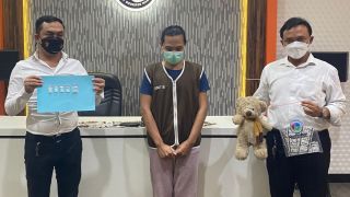 AS Kaget, Kamar Kosnya di Surabaya Digerebek Tengah Malam - GenPI.co JATIM