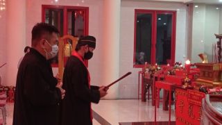 Meriahnya Imlek di Surabaya, Umat Konghucu Mulai Menggelar Ciswak - GenPI.co JATIM