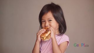 Dampak Buruk Junk Food Bagi Anak, Ibu-ibu Harus Tahu! - GenPI.co KEPRI