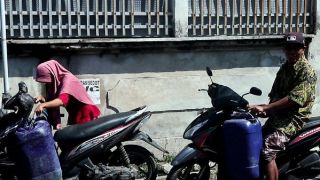 Pak Bupati, Warga Desa Ganti Loteng Krisis Air Bersih - GenPI.co NTB