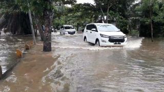 Hujan Deras, Sejumlah Jalan di Pekanbaru Terendam Banjir - GenPI.co RIAU