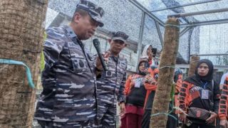 Cuan Menjanjikan, TNI AL Kendari Ajarkan Warga Tanam Vanili - GenPI.co SULTRA