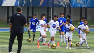 BRI Serahkan Bantuan Pendidikan Bagi 50 Anak Sepak Bola Berbakat - GenPI.co SULTRA