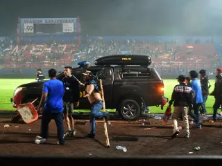 Unggah Video Tragedi Stadion Kanjuruhan, Media Asing Beri Peringatan - GenPI.co