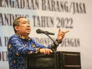 Serikat Buruh Tuntut Kenaikan UMK, Wali Kota Bandung: Disepakati 9,65 Persen - GenPI.co KALTIM