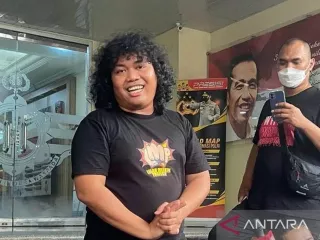 Marshel Widianto Selalu Luangkan Waktu Antar Anak Sekolah - GenPI.co JATENG