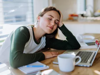 Jika Kamu Suka Pacar Orang, Segera Lakukan 5 Hal ini, Jangan Sampai Terlambat - GenPI.co