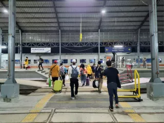 Dampak Switch Over Jalur Ganda Sepanjang-Mojokerto, Sejumlah Kereta Api Terlambat - GenPI.co KALBAR
