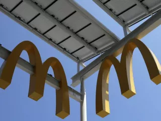 Mengatasi Penurunan Penjualan di AS, McDonald's Tawarkan Makanan Senilai USD 5 - GenPI.co KEPRI