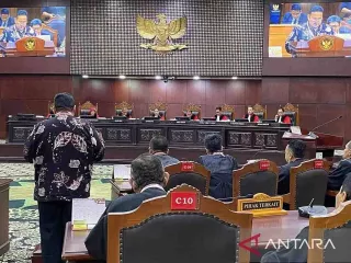 Bawaslu RI: Jokowi Tak Langgar Netralitas saat Bagikan Bansos di Banten - GenPI.co KALBAR