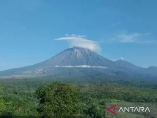 Tak Cuma Erupsi, Aktivitas Gunung Semeru Didominasi Gempa Letusan - GenPI.co JATENG