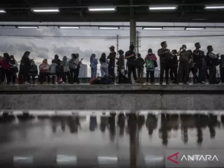 Heboh! Anak Terperosok di Celah Peron Stasiun Manggarai, Ini Penjelaskan KAI Commuter - GenPI.co