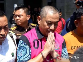 Terjerat Kasus Korupsi Bansos, Mantan Bupati Bone Bolango Ditahan - GenPI.co JATIM