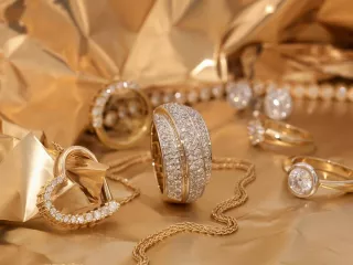 4 Ciri yang Perlu Kamu Perhatikan Saat Membeli Perhiasan Emas - GenPI.co KALTIM