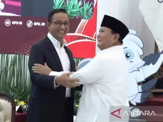 Anies Baswedan Hadir di KPU RI, Prabowo Subianto: Senyuman Anda Berat Sekali - GenPI.co