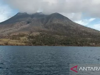 PVMBG Ungkap Kondisi Terkini Gunung Ruang, Gempa Vulkanik Menurun - GenPI.co BALI