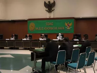 Seorang Hakim di Sumatera Utara Diberhentikan KY Karena Selingkuh - GenPI.co JATENG