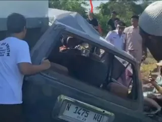 Tabrakan Mobil Vs KA Pandalungan di Pasuruan, 4 Orang Meninggal - GenPI.co KALTIM