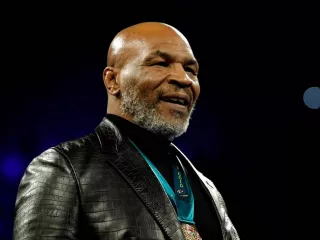 Naik Ring di Usia 57 Tahun, Mike Tyson Merasa Tersiksa - GenPI.co KALTIM