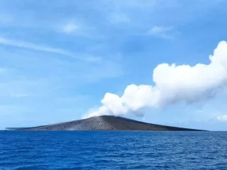 Status Gunung Anak Krakatau Jadi Waspada - GenPI.co JATENG