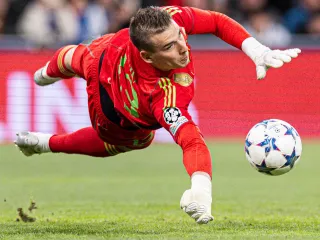 Manchester United Incar Kiper Real Madrid untuk Gantikan Andre Onana - GenPI.co