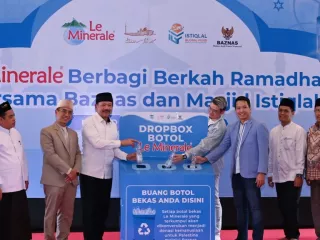 Ramadan 2025: Le Minerale Gandeng Baznas Ajak Jemaah Istiqlal Bantu Palestina - GenPI.co