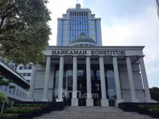 Caleg Tak Boleh Mundur Demi Pilkada, Pengamat: Mendorong Parpol untuk Kaderisasi Lebih Baik - GenPI.co BANTEN