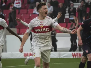 Ingin Pertahankan Gelar Liga Primer Inggris, Liverpool Bidik Angelo Stiller - GenPI.co