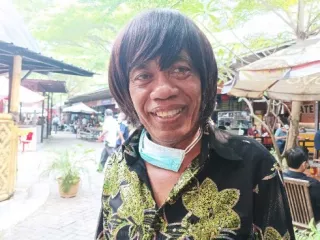 Pak Tarno Masih Jualan Mainan Setelah Sakit Stroke, Makin Laris - GenPI.co