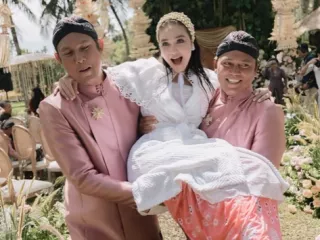 Luna Maya Resmi Menikah dengan Maxime Bouttier, Maskawin Emas 7,5 Gram - GenPI.co