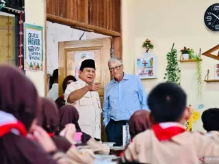 Prabowo dan Bill Gates Tinjau MBG, Kepala BGN Tak Tahu di Sekolah Mana - GenPI.co