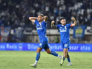 Nasib Gelandang Subur Persib Bandung Tyronne del Pino Belum Jelas, Bakal Bertahan? - GenPI.co BALI