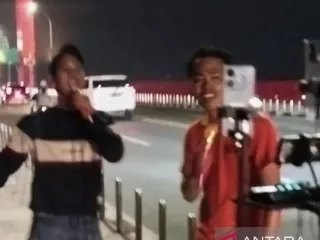 Ganggu Lalu Lintas, Konten Kreator Dilarang Live Streming di Jembatan Ampera - GenPI.co