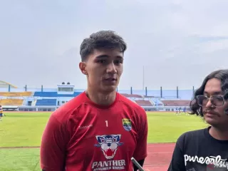 1,5 Tahun Bersama, Kevin Mendoza Pamit dari Persib - GenPI.co