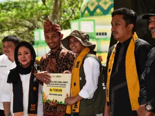 Raja Juli Antoni Sebut Cita-cita Prabowo Tereksekusi, Kopi Mulai Diekspor ke Dubai - GenPI.co