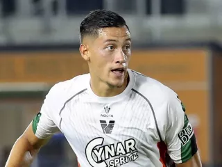 Enzo Ebosse Hengkang dari Udinese, Jay Idzes Merapat - GenPI.co