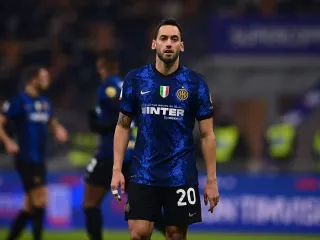 Bursa Transfer: Hakan Calhanoglu Kena Ultimatum Inter Milan - GenPI.co KALBAR