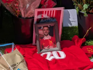 Gara-gara Dilarang Naik Pesawat, Diogo Jota Kecelakaan dan Meninggal Dunia - GenPI.co KALBAR