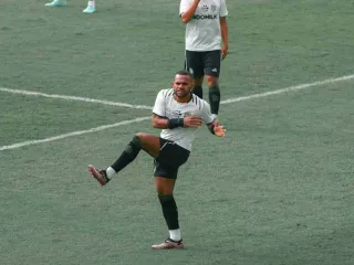 Yabes Roni Nilai Johnny Jansen Beri Banyak Perubahan di Bali United - GenPI.co KALBAR