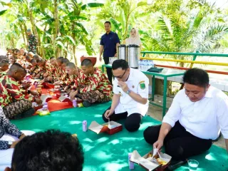 Di Tengah Agenda Padat, Gubernur Herman Deru Sambangi Retret Laskar Pandu Satria - GenPI.co JATENG