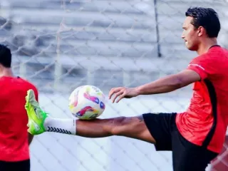 Ezra Walian Ingin Perbaiki Performa di Musim ke-2 Bersama Persik Kediri - GenPI.co KALTIM