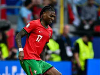 Bayern Munchen Sempat Senggol AC Milan Bahas Rafael Leao, Tetapi Gagal - GenPI.co JATIM