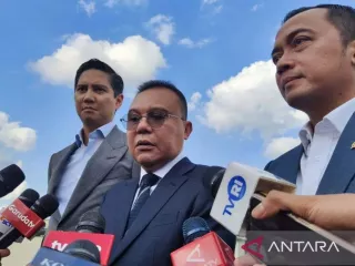 DPR RI Pastikan Tim Supervisi Proyek Penulisan Ulang Sejarah Bekerja Profesional - GenPI.co JATIM
