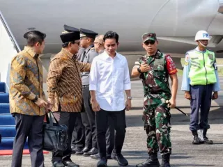 Deddy Sitorus yakin Gibran Bisa Urus Papua, Asal Tidak Sering Pulang - GenPI.co JATIM