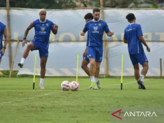 Persib Fokus pada Kualitas Pemain Asing, Bukan Sekadar Kuota - GenPI.co JATIM