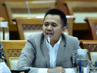 DPR RI Kritik PLN, Soroti Token Error dan Tarif Listrik Naik hingga 50 Persen - GenPI.co