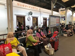 Tiket KA Jarak Jauh Bisa Dipesan H-30 Menit, Ini Syaratnya - GenPI.co JATIM
