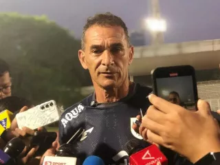 Super League Pakai 11 Pemain Asing, Gerald Vanenburg: Itu Lelucon - GenPI.co JATIM