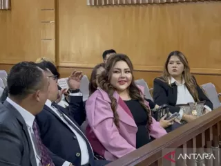 Anaknya Disuntik saat Tes DNA, Lisa Mariana Langsung Menangis - GenPI.co KEPRI