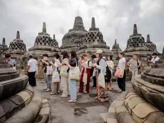 Akhirnya! Wisatawan Boleh Naik ke Candi Borobudur, Begini Cara Pesan Tiketnya - GenPI.co